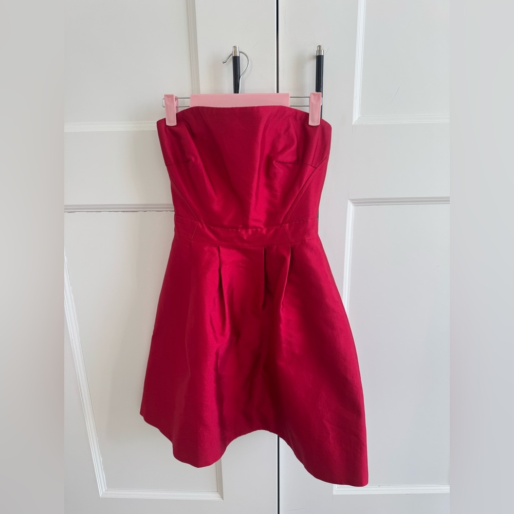 Vineyard Vines red mini dress, strapless, pockets, perfectly structured